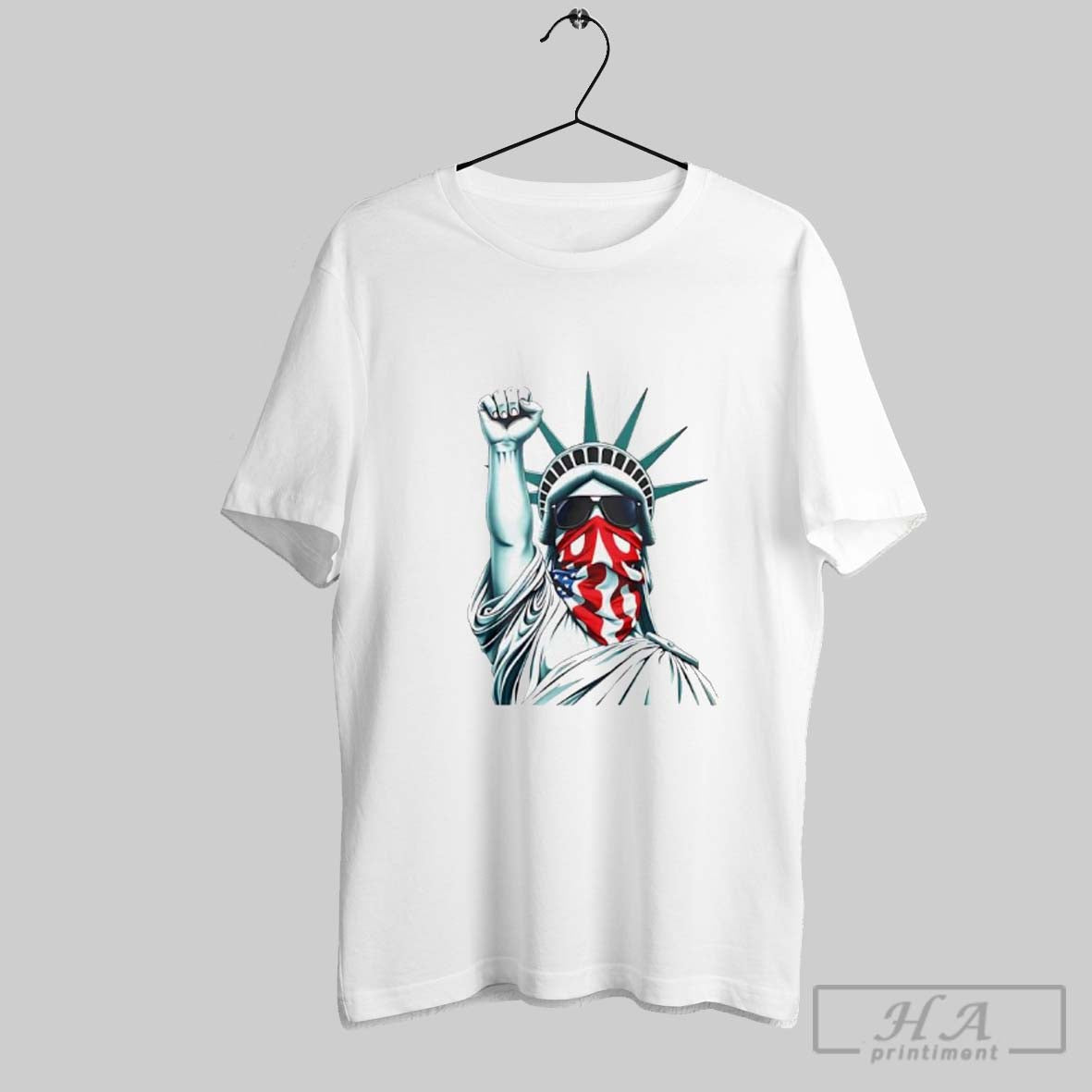 Liberty With American Flag Mask Unisex