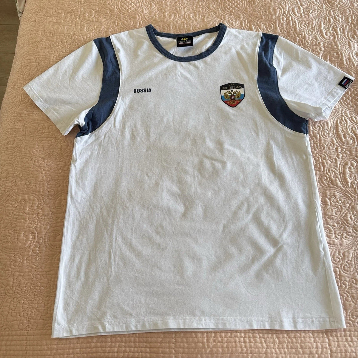 White And Navy Russia Flag And Crest Print T Shirt Size L Unisex