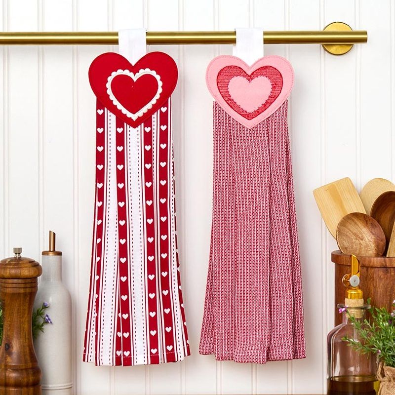 Valentine’s Day Kitchen Tie Towels Hearts Set of 2